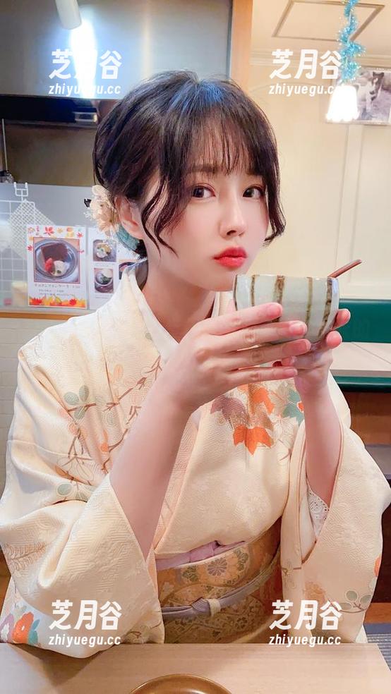 Arty亚缇 跟随Arty亚缇的步伐:高清写真与皮衣的碰撞之美