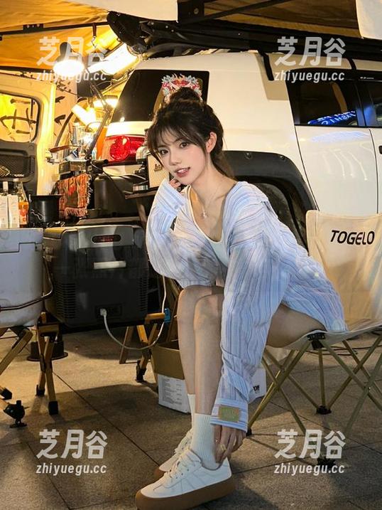Beautyleg - Zoey的定制夏天作品：每一张照片都是独特的故事与情感！