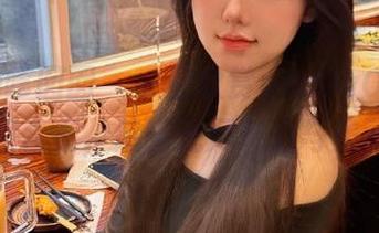 Feilin嗲囡囡 – 一起欣赏youOvOyou泳装美图合集，感受无尽魅力与美丽瞬间