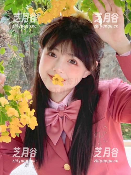Feilin嗲囡囡 - 小果冻儿眼镜写真火热上线，快来免费下载感受不一样的美！