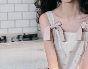 Feilin嗲囡囡 – 图库独家：施忆佳KITTY身着体操服的写真作品，展现青春活力与美丽