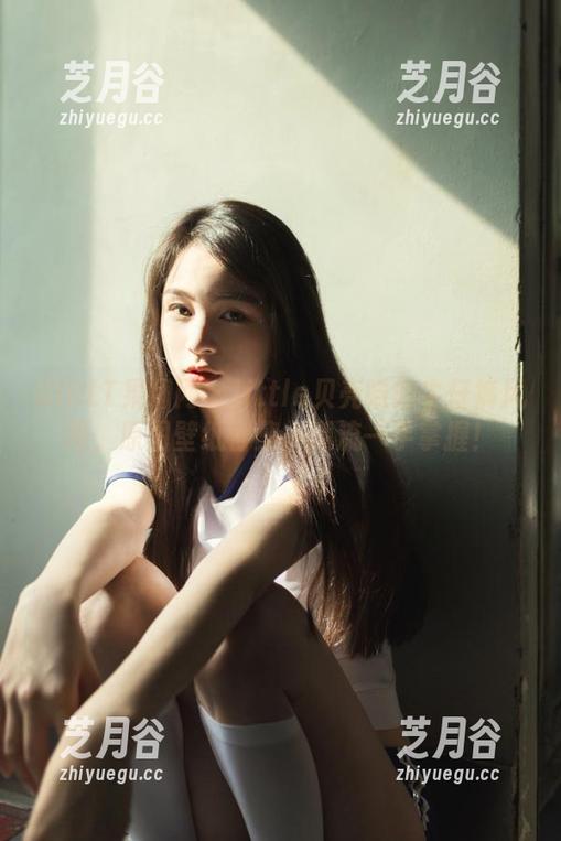 GIRLT果团网-little贝壳喵 GIRLT果团网 - little贝壳喵的牛仔裤风尚,原图壁纸合集,潮流一手掌握!
