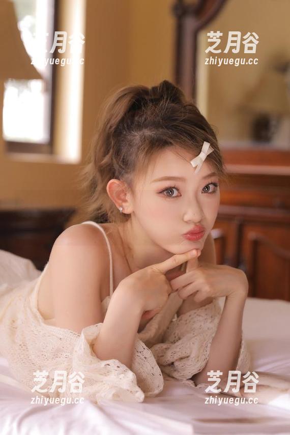 GIRLT果团网-周于希 GIRLT果团网 - 跟随周于希的白裙之旅,一起探索图库中的精彩分享!