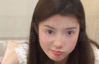最新作品来袭：KuukoW白裙写真捕捉瞬间的美丽与细腻，尽情欣赏！