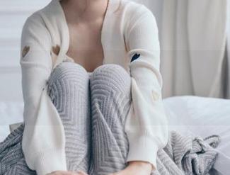 MFStar模范学院 – 温柔的柔全套校服写真，展现青春活力与柔美并存的图片