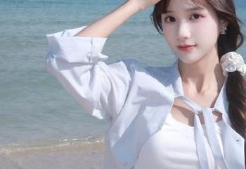 探索喵糖映画：制服少女的绝美写真，原图带你领略青春的每一刻