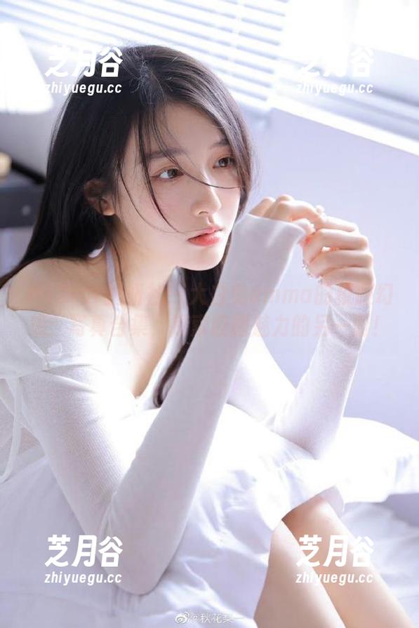 MiStar魅妍社-大白兔emma MiStar魅妍社 - 大白兔emma的校服幻想:写真合集,探索校园魅力的另一面!