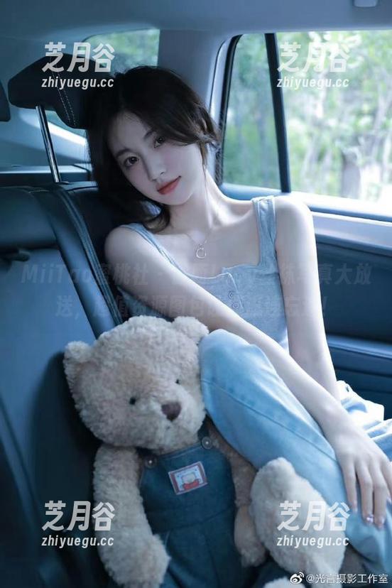 MiiTao蜜桃社-露西Lucy MiiTao蜜桃社 - 露西Lucy丝袜写真大放送,超值资源图包让你流连忘返!