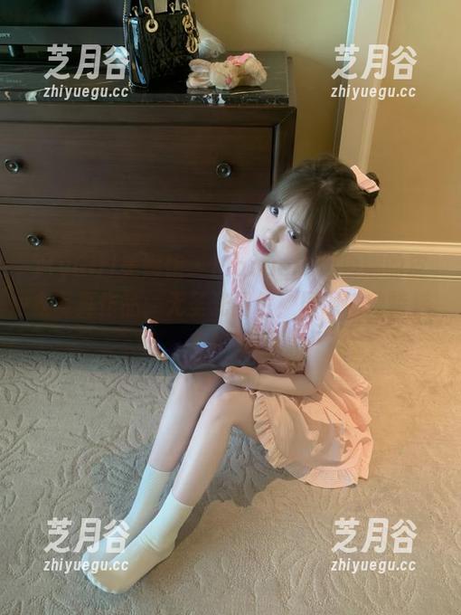 MyGirl美媛馆-Manuela玛鲁娜 MyGirl美媛馆 - Manuela玛鲁娜的皮衣写真作品:无圣光图包,展现她独特魅力的时刻