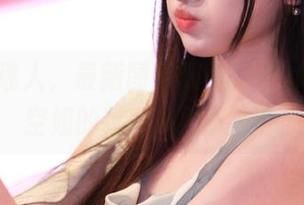 好玩又迷人，最新图集展示了PingPing空姐的精彩多面人生！