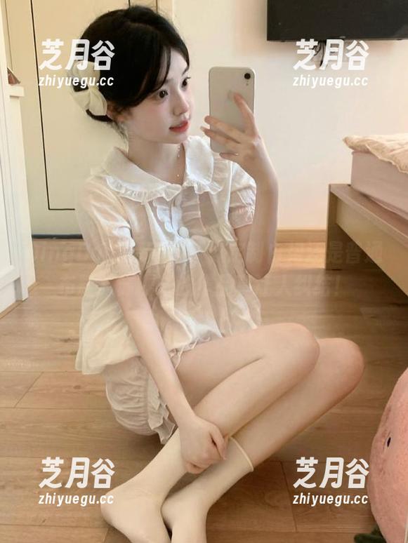 QingDouKe青豆客-苏糯米 QingDouKe青豆客 - 定制白裙还是普通布料?苏糯米的作品真让人纠结!