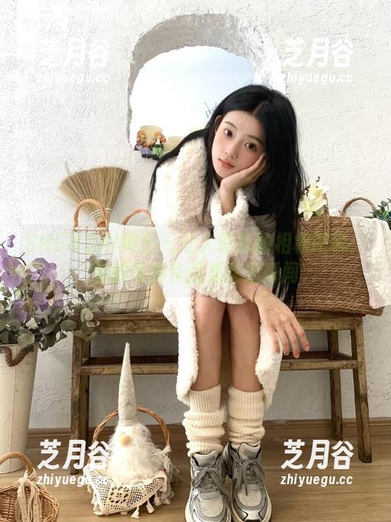 SHENSHI绅士-相相 SHENSHI绅士 - 让人惊艳的相相眼镜:她的写真作品集精选瞬间