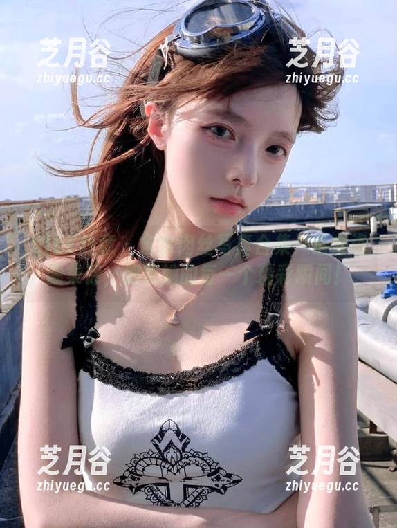SIEE丝意-含含 SIEE丝意 - 含含肉丝写真合集:最全资源集锦,饱览她的每一个精彩瞬间!
