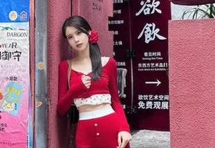 SiHua思话 – 泳衣虽美，内心却是自嘲，伊一的写真资源带你领略真实！