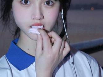 微密圈 – Sia不吃鱼姐姐的多样风格：高清图集记录她的精彩生活瞬间