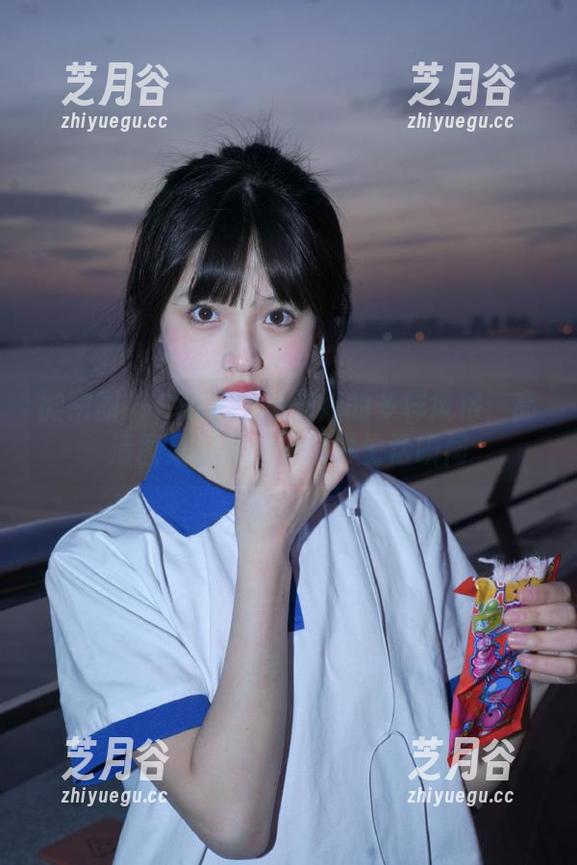 Sia不吃鱼 微密圈 - Sia不吃鱼姐姐的多样风格:高清图集记录她的精彩生活瞬间