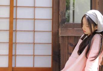 TGOD推女神 – 高清施忆佳短裤写真，时尚与舒适并存的夏季写真照片合集