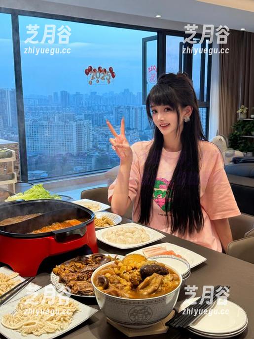 TGOD推女神-黄可christine TGOD推女神 - 优雅与大胆并存,黄可christine丝袜写真壁纸点亮你的屏幕