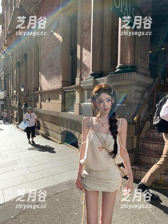 TouTiao头条女神-张梓柔 TouTiao头条女神 - 小心!这一组在线图片,张梓柔毛衣写真将颠覆你对保暖的认知!
