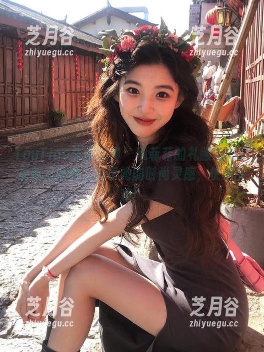 TouTiao头条女神-穆菲菲 TouTiao头条女神 - 穆菲菲的礼服写真又最新又惊艳,分享她的时尚灵感,快来围观!