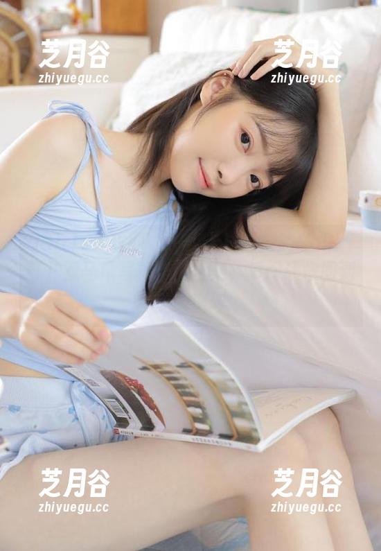 UGirls尤果网 - 一组无法抗拒的Sukki可儿双马尾写真作品合集，瞬间让你回到美好童年