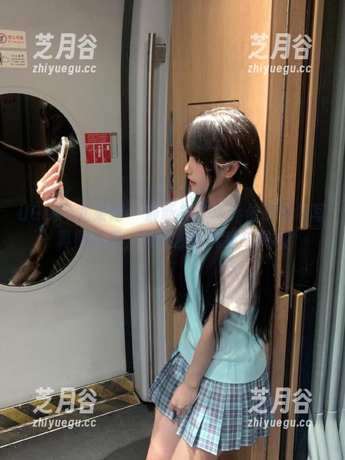 UGirls尤果网-乔依琳 UGirls尤果网 - 最新力作:乔依琳黑色写真照片集,展现独特气质与风格