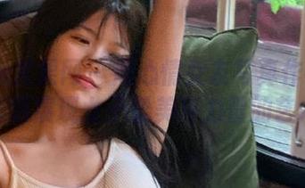 UGirls尤果网 – 周心情女友写真作品集：精选展现女子柔美与力量的艺术