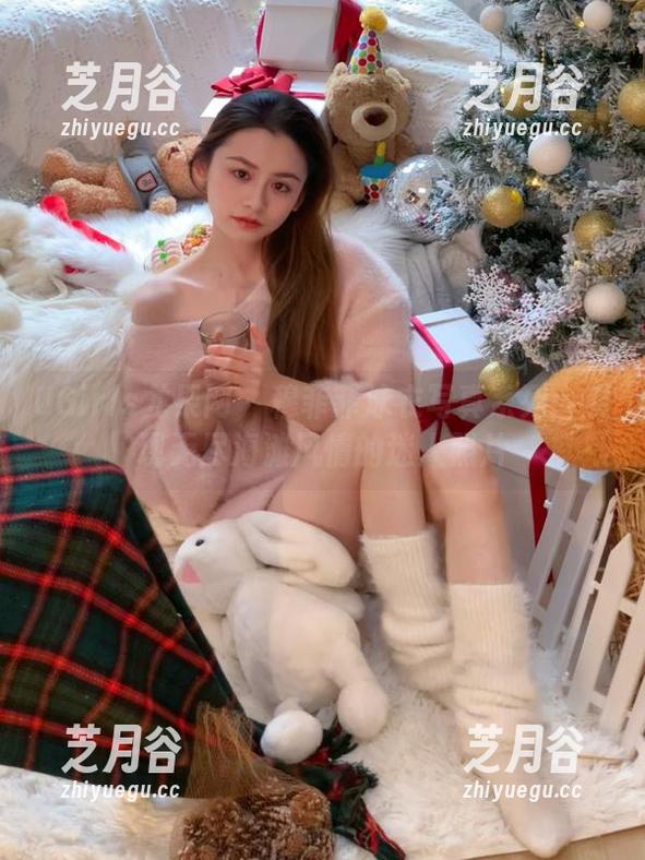 UGirls尤果网-穆菲菲 UGirls尤果网 - 穆菲菲泳衣写真系列:展现无尽海滩风情的迷人照片
