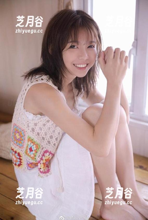 UGirls尤果网-蒋贝贝 UGirls尤果网 - 精选蒋贝贝毛衣写真原图,尽显青春活力与个性风格