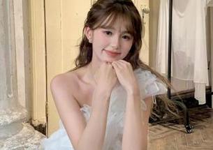 UGirls尤果网 – 谭晓彤展示运动魅力：让人心动的写真壁纸推荐