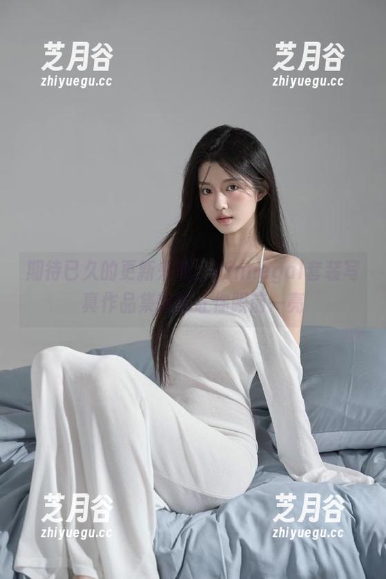 期待已久的更新来袭，Vinnegal套装写真作品集新作让你眼前一亮