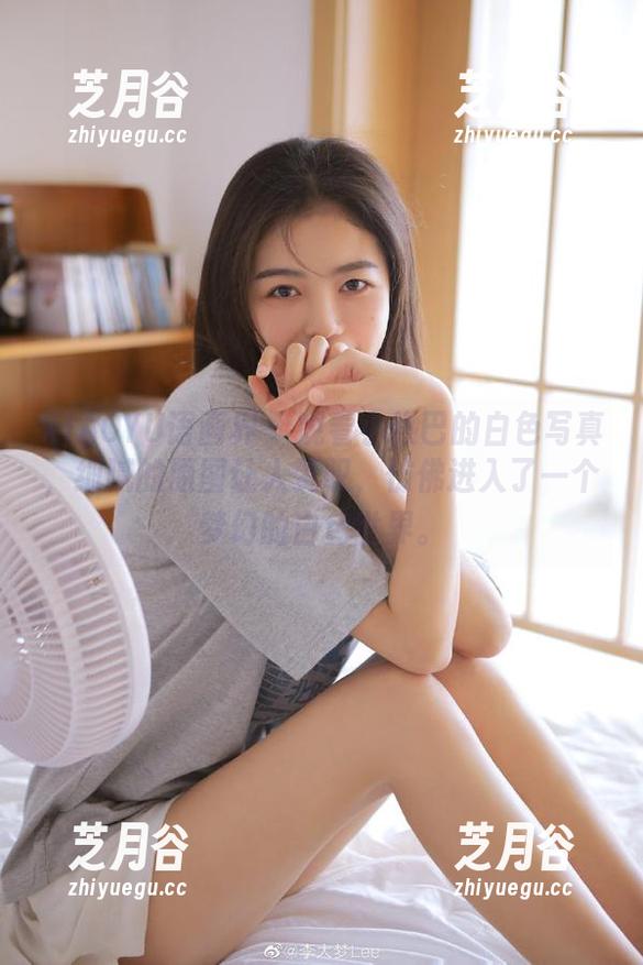 XIAOYU语画界-小热巴 XIAOYU语画界 - 观看小热巴的白色写真,细腻的原图让人赞叹,仿佛进入了一个梦幻的白色世界。