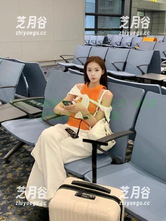 XIAOYU语画界-杨紫嫣 XIAOYU语画界 - 美足控看过来!杨紫嫣福利图包让你惊艳无限!