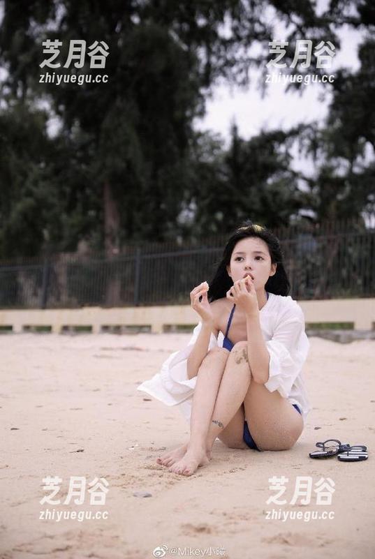 XIAOYU语画界-王馨瑶yanni XIAOYU语画界 - 王馨瑶yanni的圣诞写真合集,搞笑又可爱,让你瞬间变身节日的焦点!
