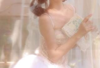 Xiuren秀人网 – Angela小热巴黑白写真合集图册：摄影师眼中的恬静与深邃
