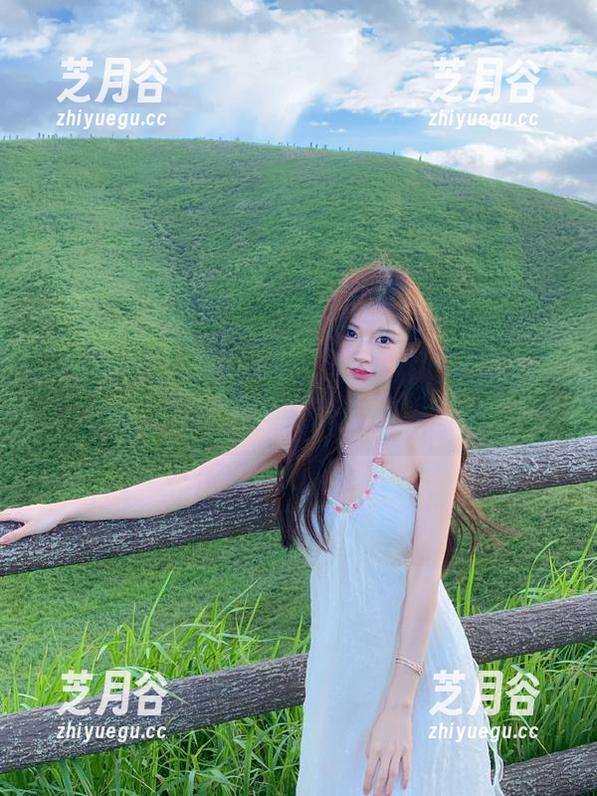 Xiuren秀人网-Arude薇薇 Xiuren秀人网 - Arude薇薇的新私拍系列,带来美腿美臀的精彩套图