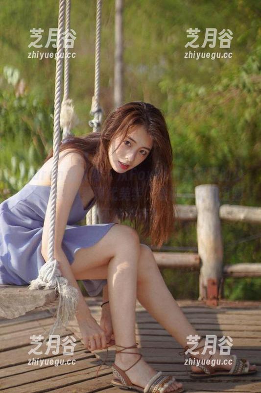 Xiuren秀人网-FoxYini孟狐狸 Xiuren秀人网 - 从FoxYini孟狐狸的少女写真图集看现代美学,谁说美丽和丑陋不能并存?