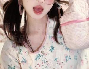 Xiuren秀人网 – 独特视角下的Yuki鱼儿皮衣写真作品，重塑经典与现代的时尚