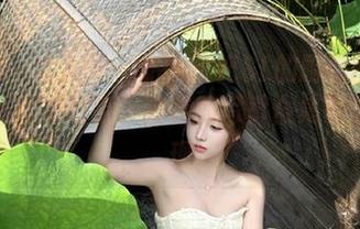 Xiuren秀人网 – 品味司妃SL的厨娘图包：每一张都有故事，独特的写真合集等你来发现