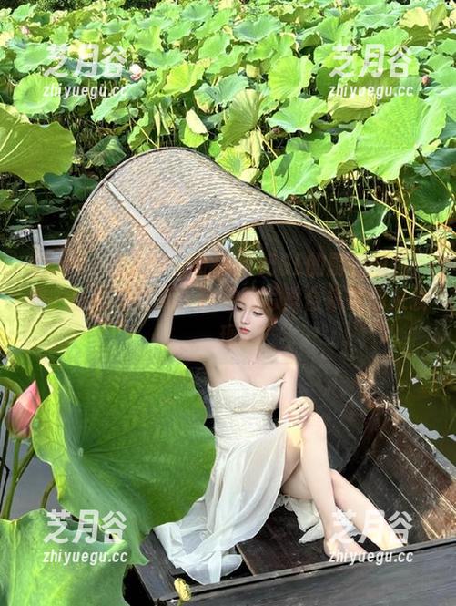 Xiuren秀人网-司妃SL Xiuren秀人网 - 品味司妃SL的厨娘图包:每一张都有故事,独特的写真合集等你来发现