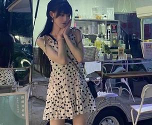 Xiuren秀人网 – 透过周jojobaby学姐的镜头，分享写真背后的那些感人故事