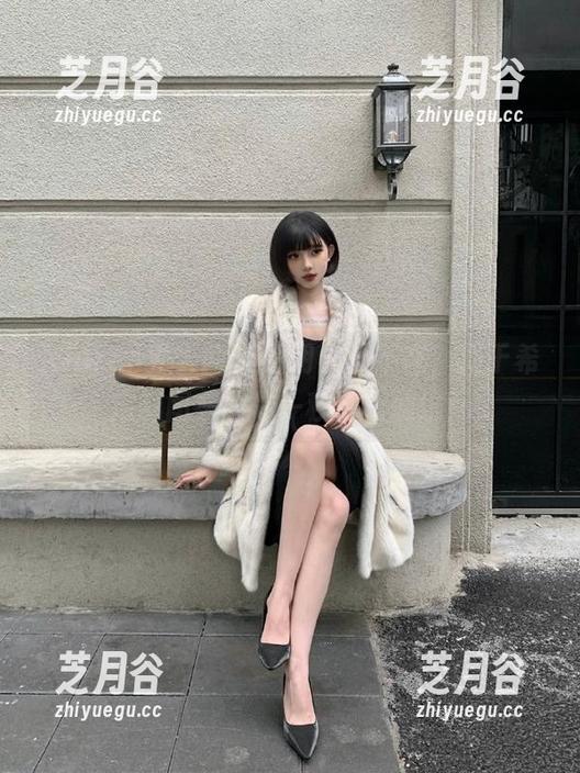 Xiuren秀人网-周于希 Xiuren秀人网 - 透明无处不在,周于希定制图集让你一秒融入仙境!