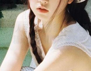 Xiuren秀人网 – 畅游夏旖诺泳池写真集，精选绝美瞬间尽在其中
