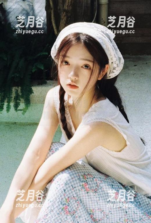 Xiuren秀人网-夏旖诺 Xiuren秀人网 - 畅游夏旖诺泳池写真集,精选绝美瞬间尽在其中
