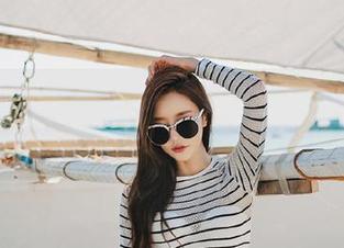 Xiuren秀人网 – 原图直击！小尤奈白丝写真，网友们都为之惊叹！