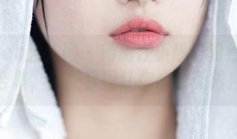 Xiuren秀人网 – 畅游在小热巴豹纹写真合集，精美套图让你心动无限！