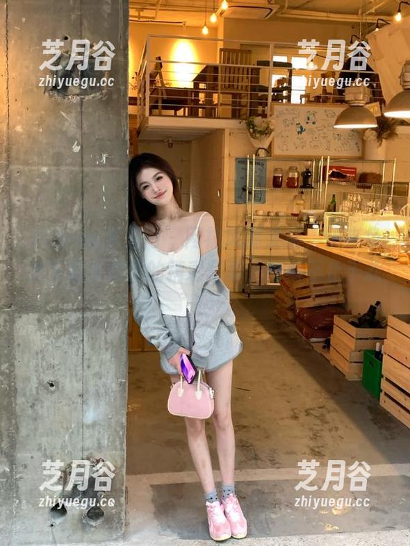 Xiuren秀人网-小逗逗 Xiuren秀人网 - 网袜风潮来袭,快来免费下载小逗逗的精彩写真,时尚不止于此!