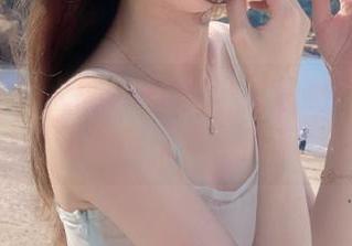 Xiuren秀人网 – 图库中的油亮女神：星子柒kiki的写真作品真是亮瞎了我的眼！
