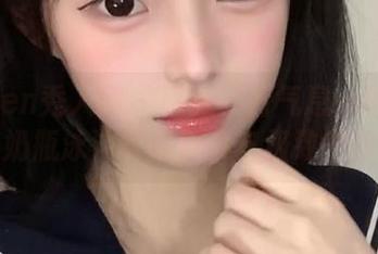 Xiuren秀人网 – 感受夏日气息：柚柚小奶瓶泳池写真合集与极致原图