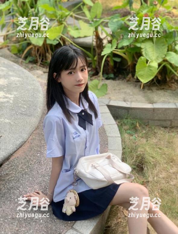 Xiuren秀人网-桃桃子 Xiuren秀人网 - 看桃桃子在礼服中如何绽放,原图与壁纸给你完美享受!